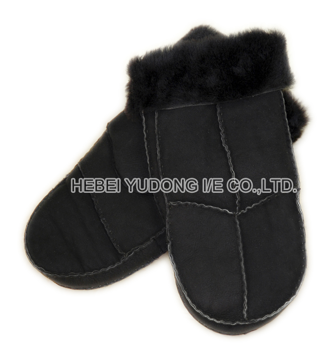 Sheepskin mitten